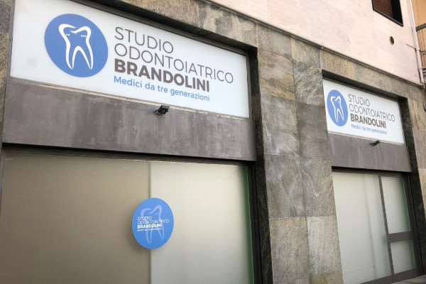Cerchi uno studio dentistico a Busto Arsizio? Rivolgiti al Dr. Brandolini