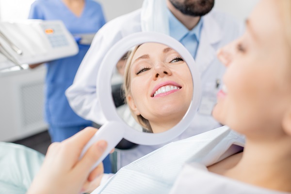 Paziente dopo lo sbiancamento dei denti